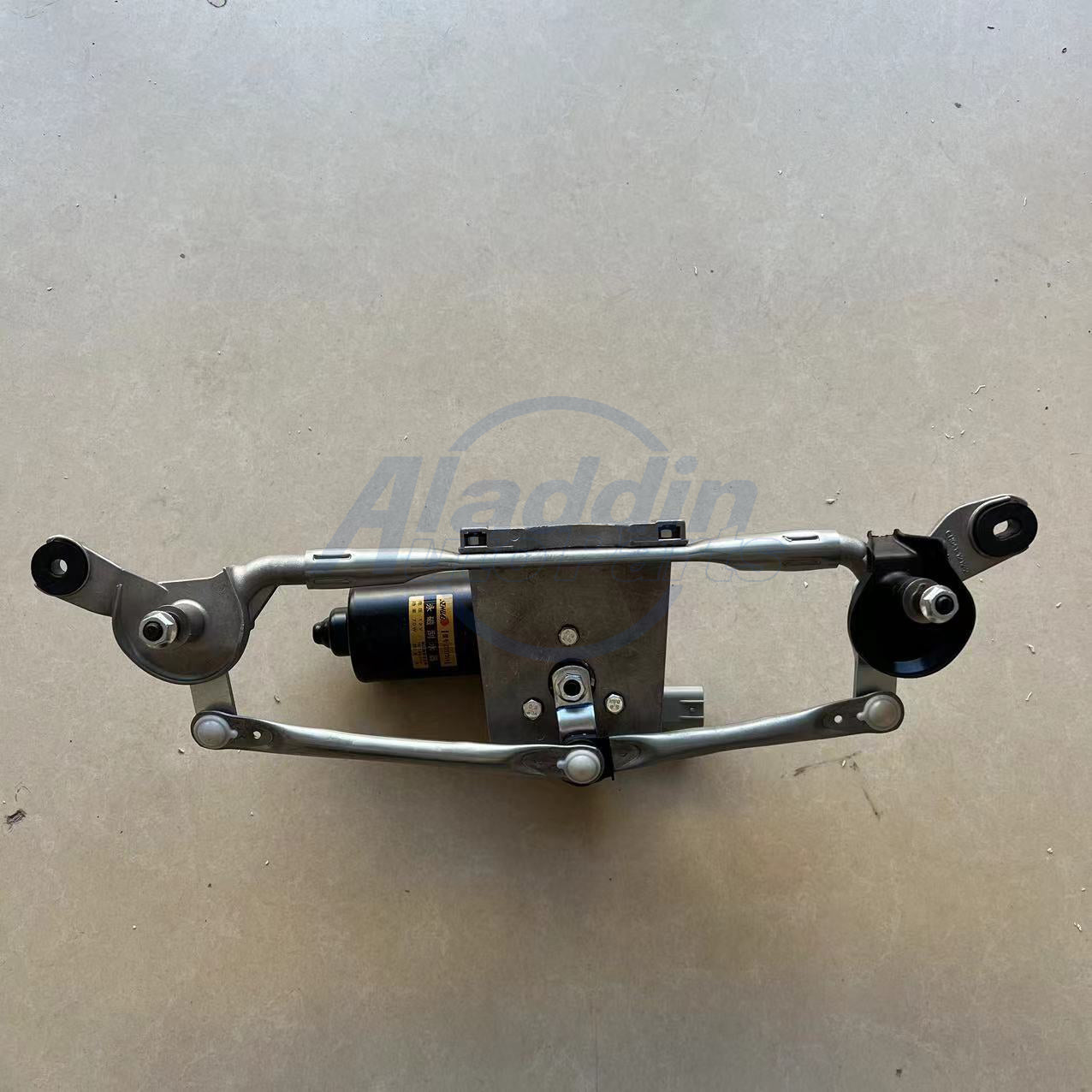 Front Wiper Motor with Connecting Rod For Great Wall Voleex C30 OEM 5205110XJ08XB